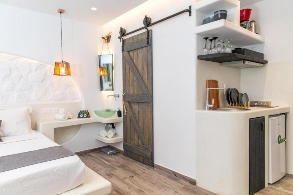 Blue Heart Luxury Suites Naxos City Extérieur photo