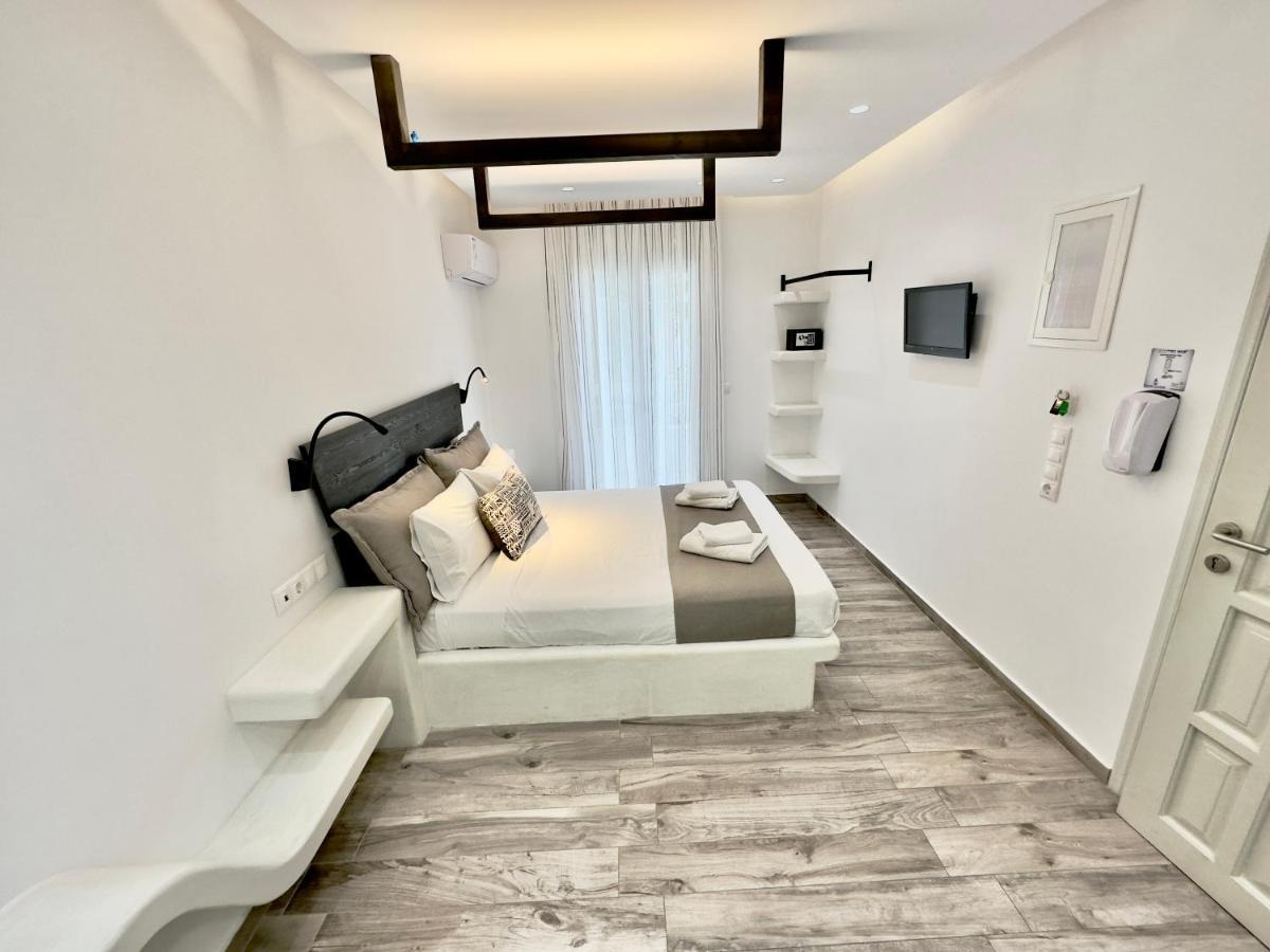 Blue Heart Luxury Suites Naxos City Extérieur photo